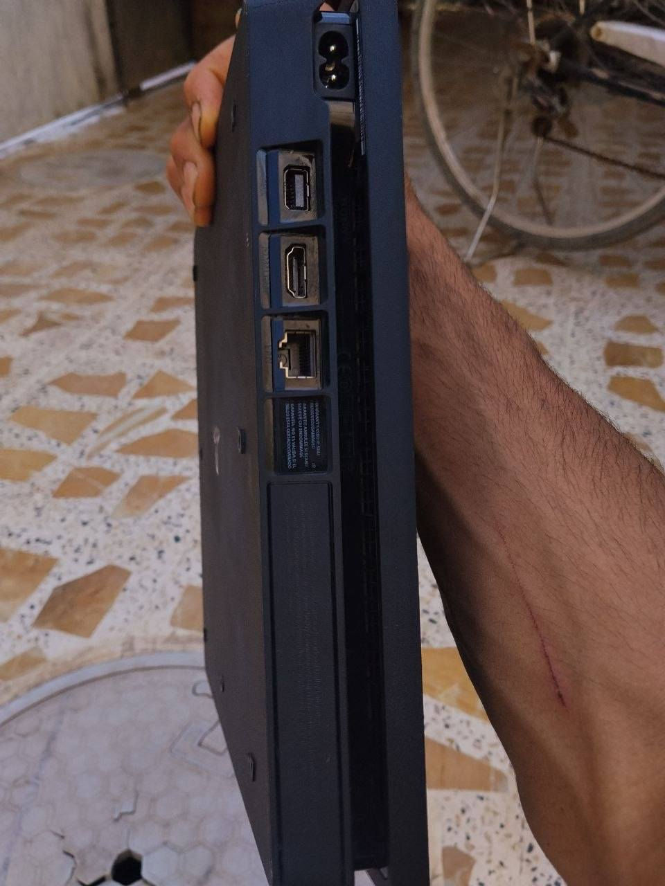 السلام عليكم بلي 4سلم نضام 9مهكر للبيع
او مراوس بدراجه شحن او بانزين ملاحظه البلي نضيف مستعمل شي قليل *********** الحسينيه مال راشديه
