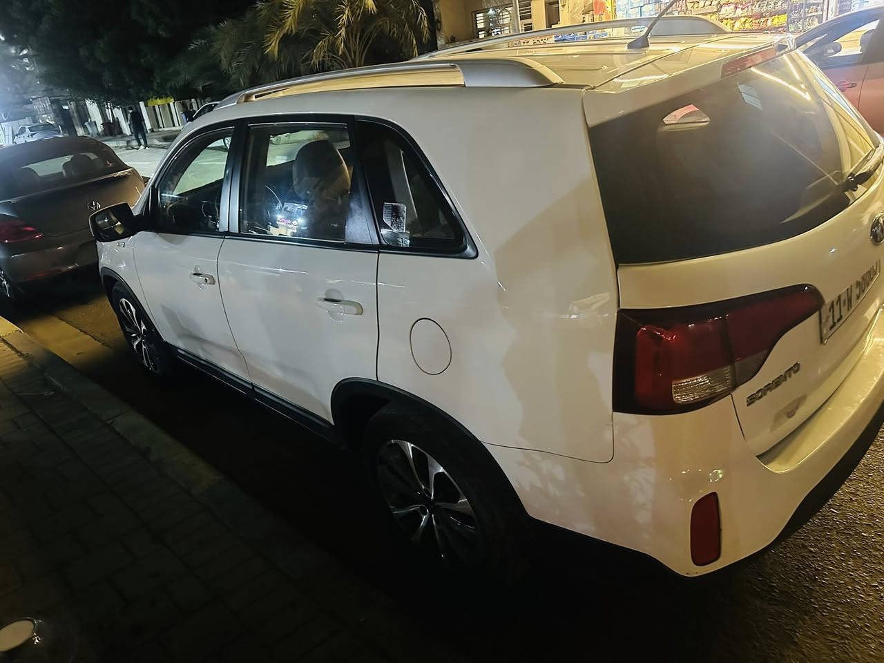 السلام عليكم سورنتو ٢٠١٤ خليجي  بيه صبغ باب وجاملغ خلفي اثر بطش سياره بسمي مكانه  ٤ سلندر بغداد *********** 
 السعر ١٥٠ بيه مجال بسيط
