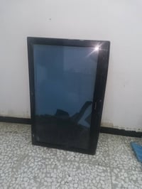 شاشات مكسورة • بغداد