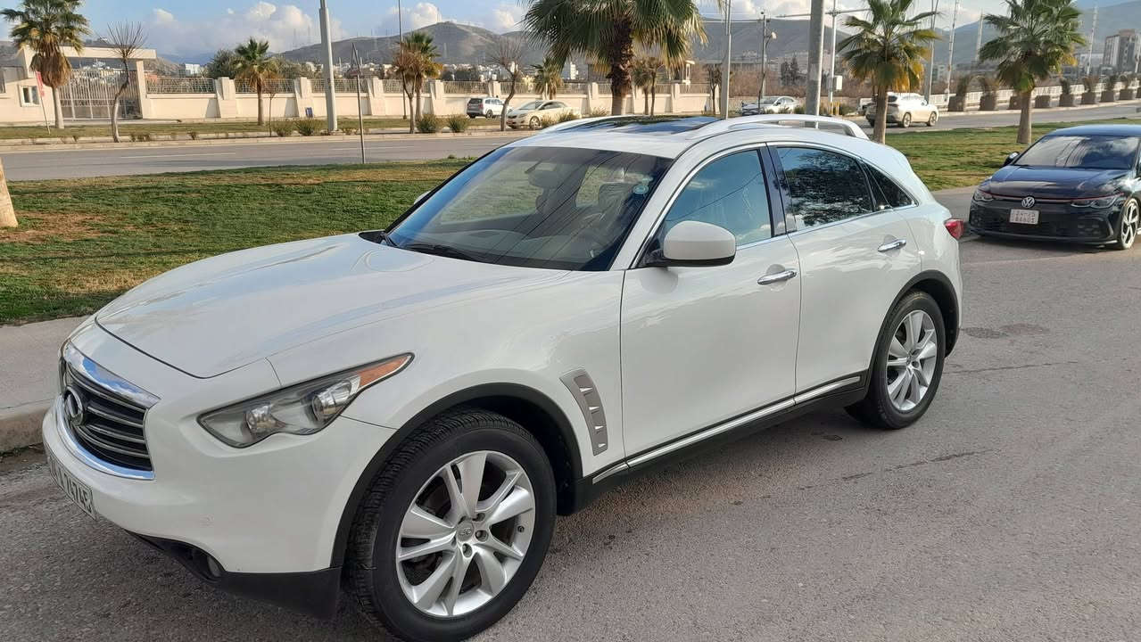 انفنتي موديل 2009 كلين
ماشي 95 
السياره من الدعامية ال دعامية شرط 
فول مواصفات
بصمه 
سلايت 
كشن هيتر 
داخل جلد 
فول وفول 
طخم تاير بل جيس 
رقم مميز سنويه ال 2029 
تحويل مباشر 
السياره احلى من الصور 
السعر 128 ومجال بسيط 
مكان السياره زاخو 
رقم *********** واتساب 
رقم ***********
