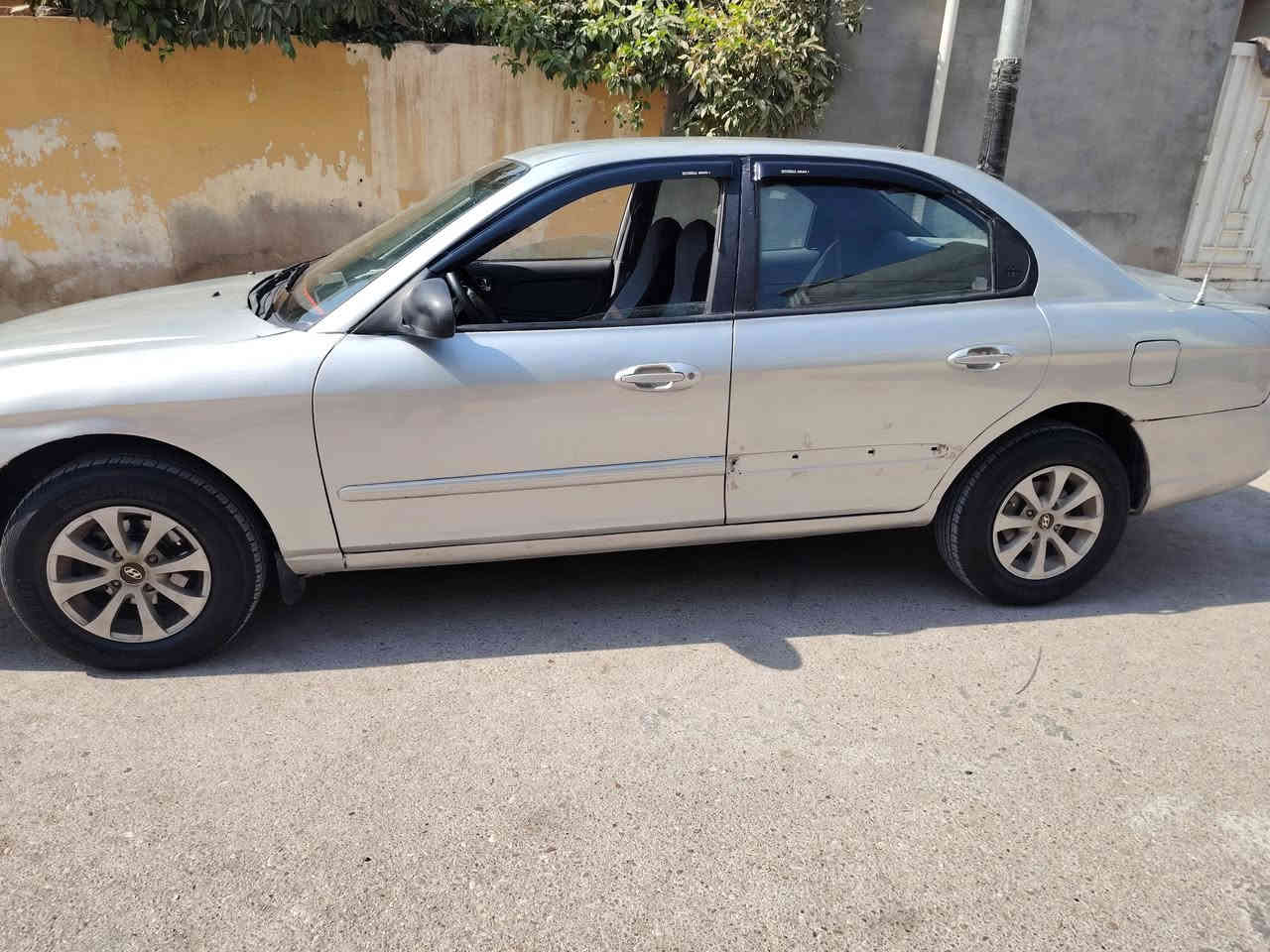 السلام عليكم
سوناتا موديل ٢٠٠٠ كير عادي رقم ديالى السنوية لل ٢٧ محرك كابريتر تبريد ميشتغل بدون معجون مرشوشة كلير تخم تاير جديد وباتري جديد عينة وصينية كلج كلة جديد 
 السعر ٣٥ وبية مجال
العنوان ديالى بعقوبة بهرز
رقم الهاتف ***********
