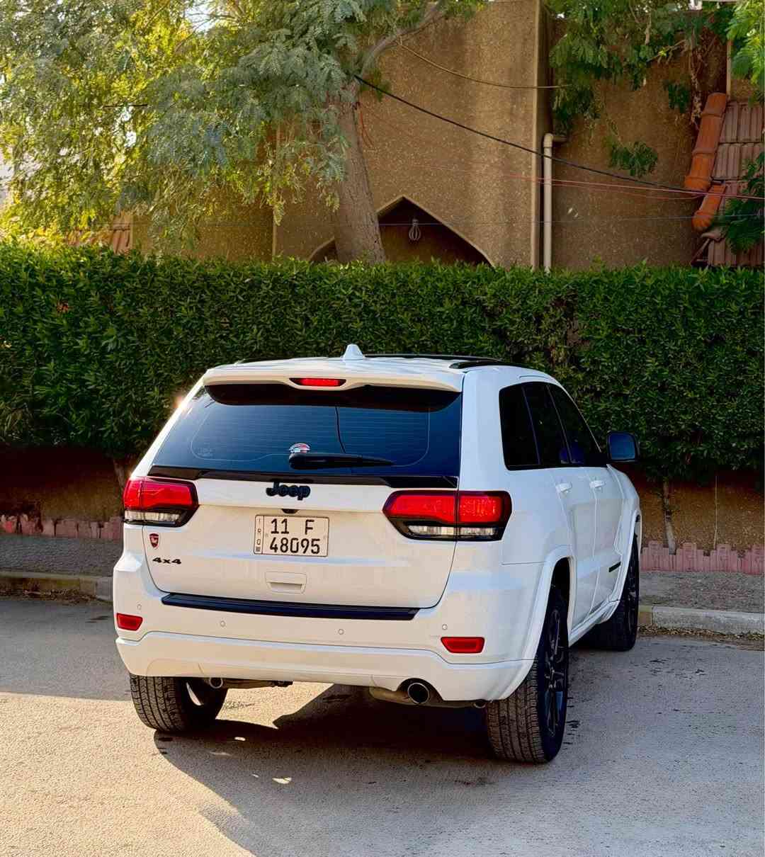 جيب بلاك توب 2019 
فول موصفات 
1. فتحه سقف 
2. كشنات جلد 
3. شاشه كبيره 
4. توقف ذاتي 
5. اتو هولد 
6. تشغيل عن بعد 
7. صندوق كهرباء 
8. ويل 20 
9. ماشيه 65 الف 
10. رقم بغداد باسمي تحويل مباشر 
11. موفقه تضليل مع السياره 
12. حادث جاملغ امامي بدون ايرباك بيه كم قطعه كلير امريكا 
13. مكان السياره بغداد السيديه 
14. السعر 205 ورقه 
15. الاستفسار ***********//*********** بغداد, العراق
