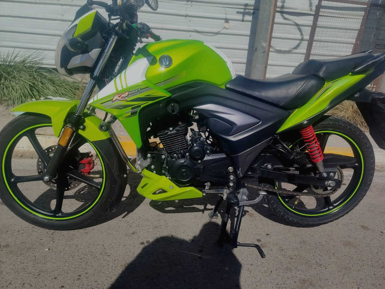 هاوجي بطح مديل 23 سجل انکليزي سنوییه ولوحات مکفول نضافه بالصور عل بلاد سعر 16 ونص بي مجال لاتصال ***********مکان فلوجه اذا مو شراي اعبره
