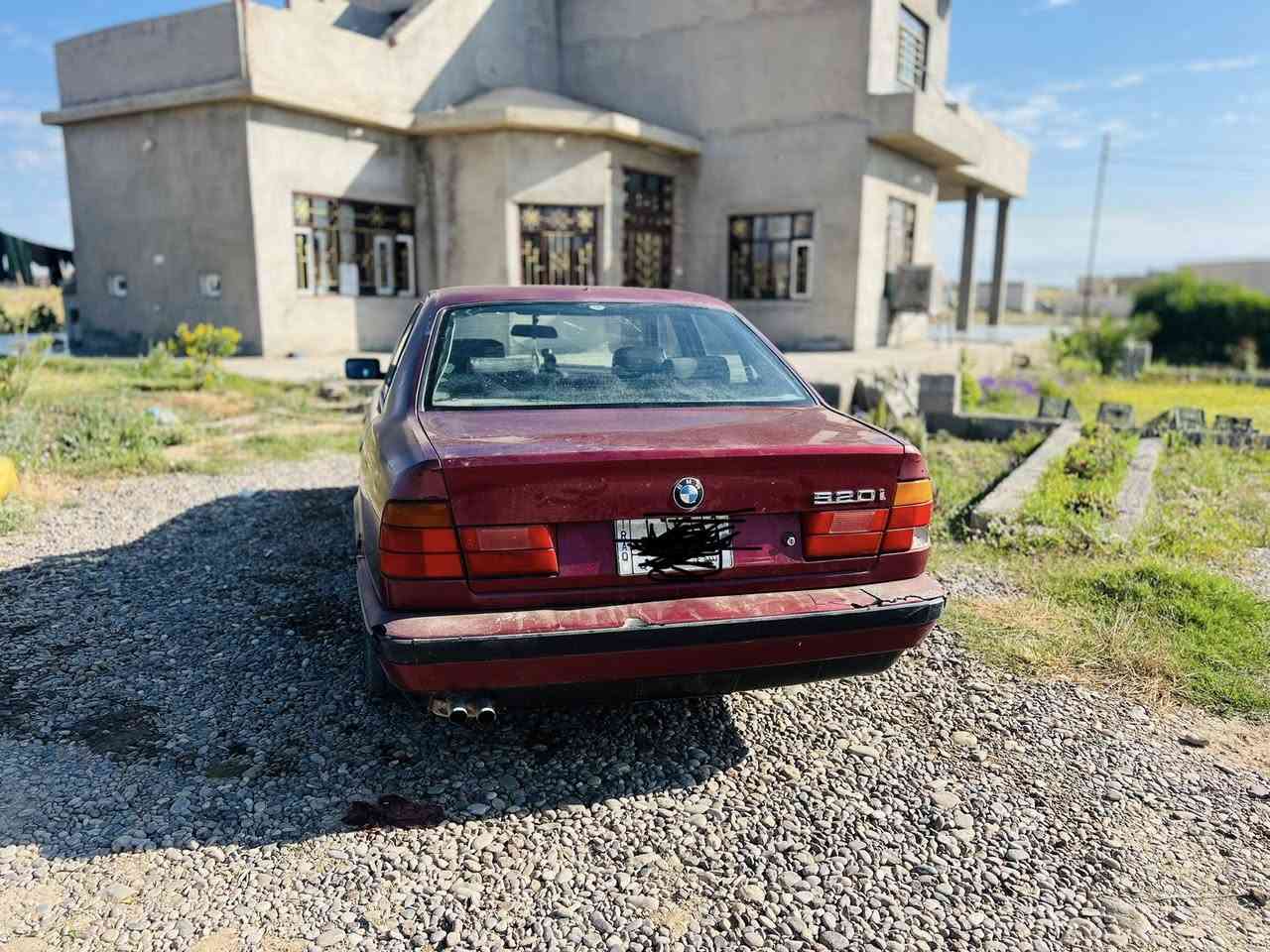 السلام عليكم بي ام للبيع حجم 525 موديل 1992 محرك كبس  طخم تاير جديد رقم الماني نينوى للبيع او مراوس  بسيارة حديثه للاستفسار أكثر الاتصال على الرقم ***********
