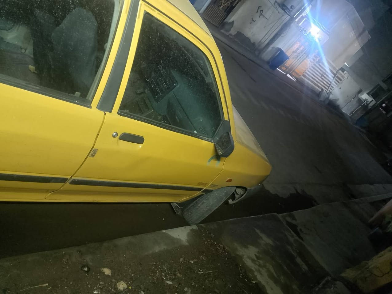 السلام عليكم للبيع مديل 2011 هيئه وغرامات مصفره محرك تجفيت جديد صدر تخم تاير تايرات كلشي كامل بيهه ضربه بالجاملغ الخلفي مضوح بالصور بعدهه ممعمره الكير النمره الرابعه تفلت وشاصي واحد بي فطر جديد ممصلح وبيهه خياسات هلالات ودوس مكان السياره بغداد  البياع السعر 22 ورقه وبيهه مجال بسيط والشراي يدلل *********** واتس اب واتصال
