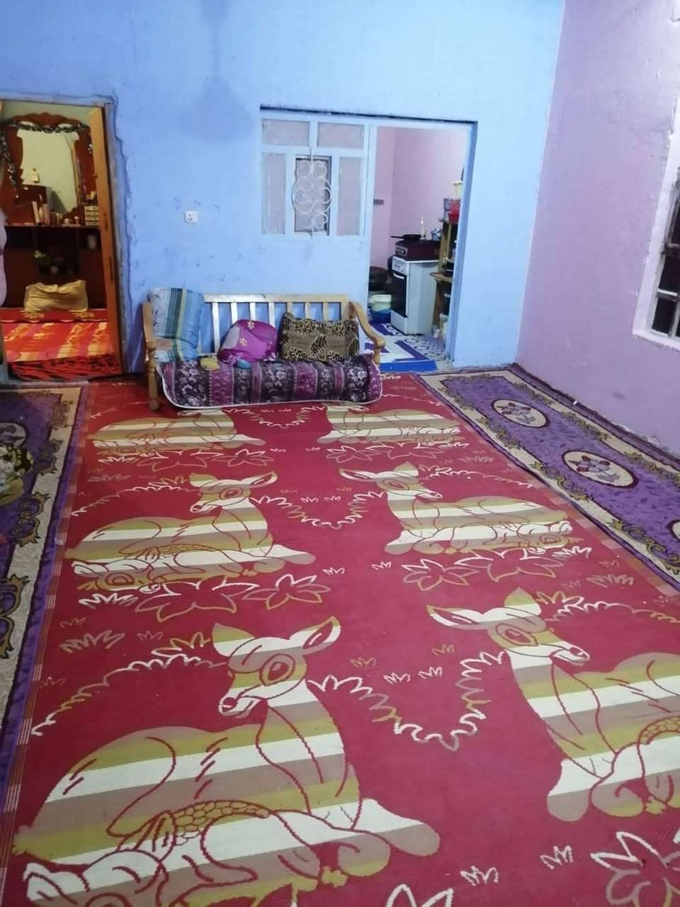 سلام عليكم 
المساحه ٢٠٠ متر البناء غرفة وحده ومطبخ وصاله وصحيات خارجية البناء مالته فرمستون الصطح عكاده اللأرضيه صبابه بدون ابياض السعر ٤٠ 
رقم التلفون ***********
