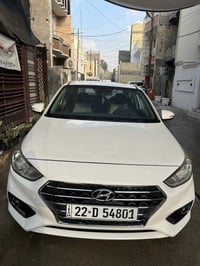 اكسنت خليجي 2019 فول عدا لبصمة  1600 دوش ماشيه77k سياره بيها شخط بابين...