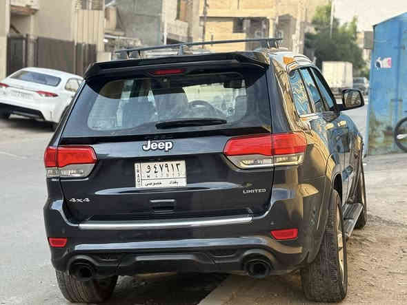 السلام عليكم 
جيب كراند شيروكي لمتد 2014 
فول مواصفات 4x4 محرك3.6
حادثها جاملغات اماميه وبنيد 
وبيه شخط يم يده الجنطه ونصبغ على كد الشخط فقط 
ماشيه170 الف 
شاشه كامره كشنات جلد تدفئه تبريد 
السياره كامله من كلشي متصرف عليها الف
سعرها 195 وبيها مجال بسيط
***********
