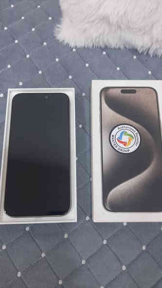 ايفون 15 برو ماكس
ضمان وكاله ماستر اصلي 
ذاكره 256
بطاريه 93 
نسخة التيتانيوم 
ماخذه جديد ع ايدي 
جهاز مكفول من كل النواحي
نظافه ١٠٠ %
تاخذه من البيت
زلغ مابي
ملحقاته كامله 
السعر مليون و١٢٥ 
مكاني بغداد الشعب 
***********
