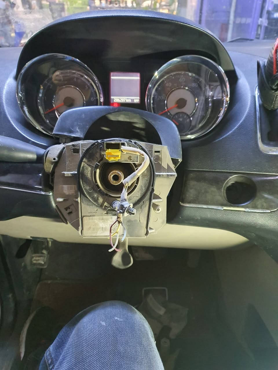 Chrysler 2014
تبديل شريط استيرن مع برمجة انكل استيرن
مع الشد والضمان 💯
مركزGT الصليخ مجاور النادي ***********
