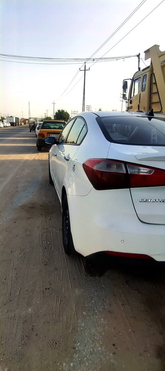 سيراتو 2014 
محرك 1600
تبريد قطعتين
بيها منضومة غاز 
بيها صبغ 4 قطع 
وقطعتين بارد 
السونار مرفوق بالمنشور 
السعر 98 وبيها مجال بسيط 
مكاني نجف 
***********
‏‪0774 478 8553‬‏
