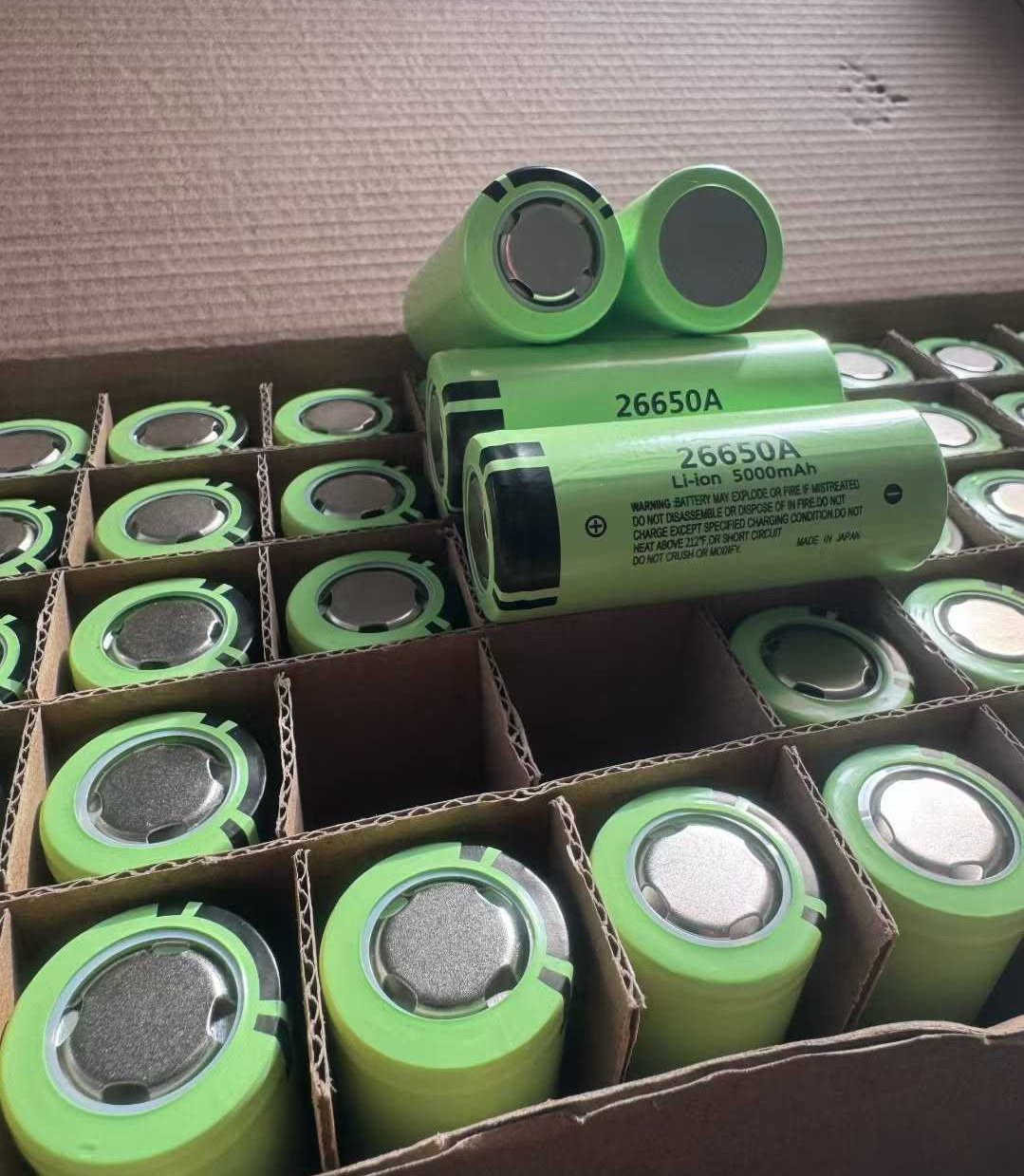 Lithium battery cell NCR26650A3.6V 5000mah Lithium-ion battery 5.0Ah Li-ion battery cell Grade A electric tricycle battery electric bike battery.
Model Number: NCR26650A 3.6V 5000mah battery
Nominal Voltage: 3.6V
Operating Voltage:2.5V-3.65V
Nominal Capacity: 5000mAh
Internal Resistance:≤18mΩ
Battery Weight≥98g
Application: Solar Garden Light,Home Appliances,Submarines,Golf Carts,Electric Bicycles,Electric Scooters,Electric vehicles,Electric wheelchairs,Electric Power Systems,Solar Street Light,Solar Energy Storage,Electric Forklifts,Uninterruptible Power Supplies,Electric three-wheeled four-wheeler,Electric forklift,sightseeing electric vehicle,Energy storage power supply,outdoor power supply and so on


**إذا كنت صاحب هذا الإعلان وتريد حذفه لأي سبب، رجاءا أرسل رسالة إلى الدعم الفني**