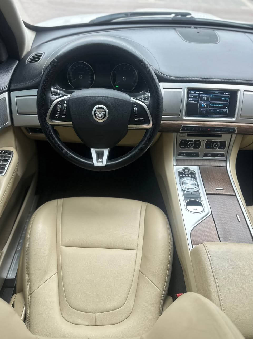 jacuar XF  2013

محرك ٤ سلندر ٢٠ توربو

سرعة سيارة 300km/h

قوة خصانية محرك 240hp

 موديل 2013 وكالة سردار اربيل   
  

💵💵سعر مطلوب 109 

***********

سيارة موجودة بالسليمانية

سيارة رقم سليمانية و تحويل نفس اليوم
***************************    
مواصفاتها........
سلايد 
داخل  جلد    
كشنات  كهربائي
ستيرن كهرباء
گیر  اوتوماتیک
گیر عادی ٨  نمر
گیر سبورت
گیر ستیرن
شاشة 
كاميرا 
بصمة
تبريد مركزي
حساس امامي 
حساس خلفي
مرايا جانبية رادار
 بعد هوايا مواصفات معروفة
***********************
شروطها.....
محرك بالشرط
گیر بالشرط
حداية بالشرط
سنوي  جديد  
تحويل بالشرط
فحص شروط متانة المرور جديد
ابیع بشرط اي فحص يعجبك
************************************
 بي تكحيل  بالباب خلفي 

و نص جاملغ خلفي جهة سائق مصبوغ

  سونر موجودة بالمنشور

بدون ايرباك

بدون دواخل 

****************
 سعر مطلوب ١٠٩ ورقة وبيهامجال بسيط

مراوس برقم شمالي فقط 

*********** السليمانية, العراق
