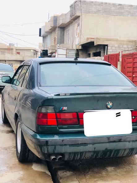 بي ام حجم 525
فول بس كير عادي 
محرك كبس ديجيتال 
محرك مال كصه شرط ممفتوح 
كير شرط 
تدفئه و تبريد 
وايرمنيه كلها شغاله و شرط شركه 
موديل 1991 
رقم نينوى دولي 
كاربون بانزين 
صبغ قطعتين بيها تقحيل 
حداديه جديده 
طخم تاير صار سبوع من شاده 
باتري جديد
بسمي اني الشرعي 
السعر 62 وبي مجال 
***********
