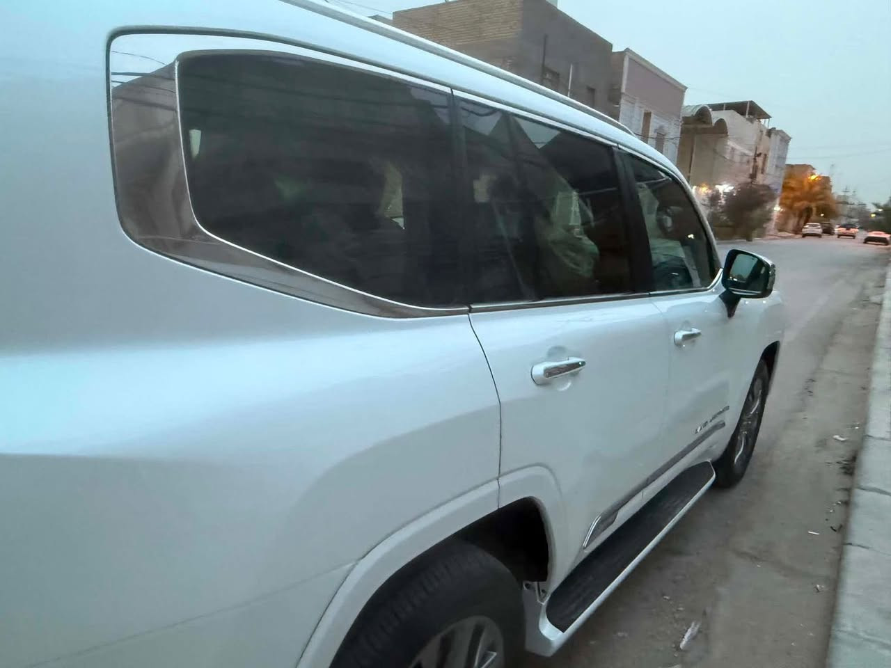 لاندكروز 2023 Vxr
ماشيه 34 وقابله للزياده
مغلفه ppv
السياره مكفوله من شخطه
رقم بغداد
السياره جديده كلش بلعافيه على شراي فول 1/1 مكان نجف الاشرف *********** سيارة جديدة حيل
