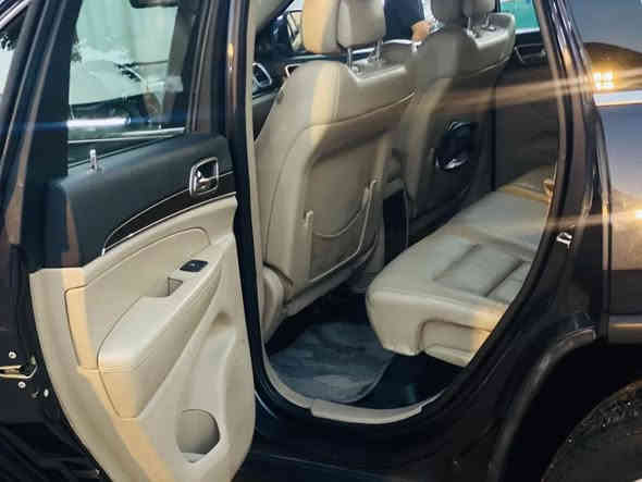 السلام عليكم من رخصت الادمن المحترم
للبيع جيب لمتد فول مواصفات وارد امريكا حادثها موضح بالصور صفحه السايق مصبوغه بامريكا ماشيه 149 ميل رقم بغداد بأسمي السعر 180 قابل لتفاوض مكانها بغداد اليرموك***********
