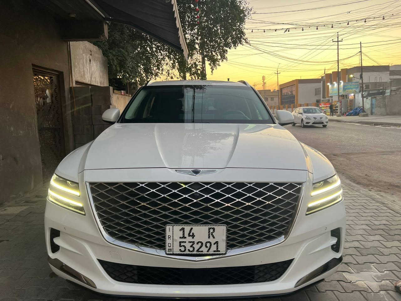 السلام عليكم سيارة جنيسيس GV80للبيع
رقم انكليزي
بدون حادث فقط غرق جوة الكشنات مالايحات السيارة
السعر 3شدات و 90ورقه
الاستفسار واتساب 
***********
***********
محرك توين تيربو 
مواصفات السيارة برستج فول فول مواصفات
كشنات كهربائيه السائق و الراكب
حساسات خلفيه 
كامرة اماميه وبل مرايات الصفح وكامرة خلفيه
كير 8نمر 
ستيرن كهربائي
