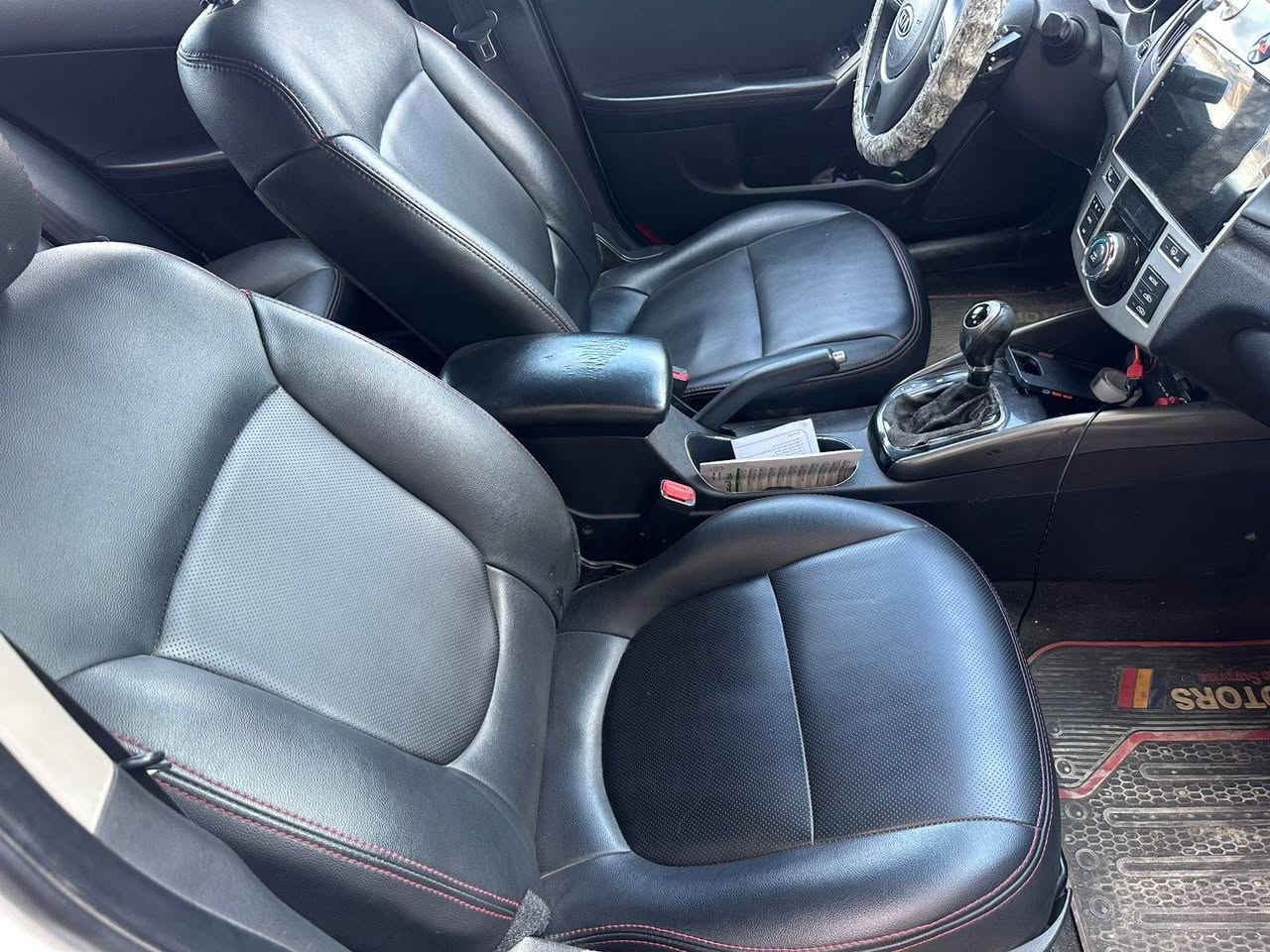 السلام عليكم كيا سيراتو رقم بغداد باسمي دولي سياره فول مواصفات VIP 
محرك 2000 DHOCK دوش 
فتحه شاشه 
بصمه باب
بصمه تشغيل 
فول للأخير جايه مواصفات خاصه  سياره بيها جامع مبدل بدون دواخل وبيها صبغ تكمه من أثر شخوط وفتح باب مقفله فقط وسونار موجود سعرها 115 وبيها مجال مكاني بغداد طوبجي 

*********** بغداد, العراق
