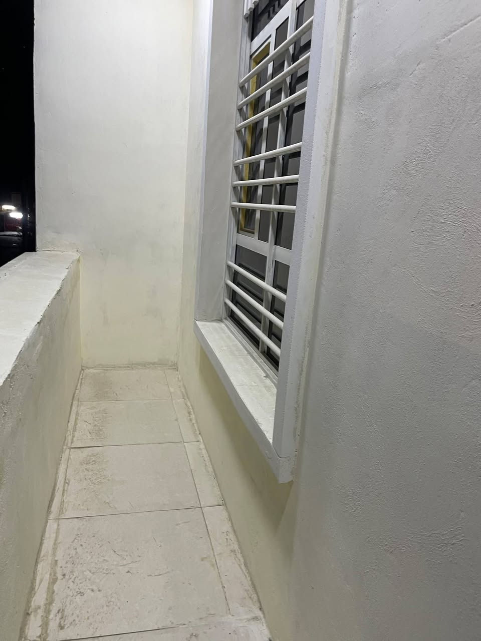 ٢ بيوت للبيع طابقين نفس التصميم بناء حديث مساحة ١٠٠ الواجهة ٥ نزال ٢٠ بغداد الحسينية الراشدية منطقة السكلات ال١٤ قرب نادي الهلال يم مدرسة الفيحاء للاستفسار عن السعر وباقي التفاصيل الاتصال على رقم صاحب العقار شخصيا 
*********** 
او على رقم الواتس اب +46739083252
