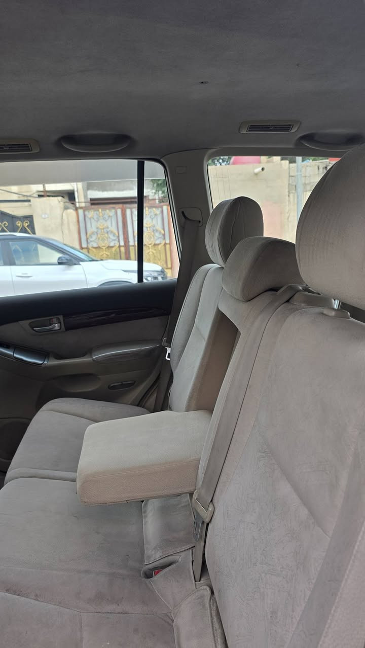 السلام عليكم
برادو 2006 خليجي  6 سلندر مكفوله كفاله عامه مكينه وگير لا ضربه لا صبغ السياره بيها جراد وشخوط رقم ألماني بصره  باسمي العنوان البصره/ القبله السعر 145 وبيها مجال قليل 
***********
