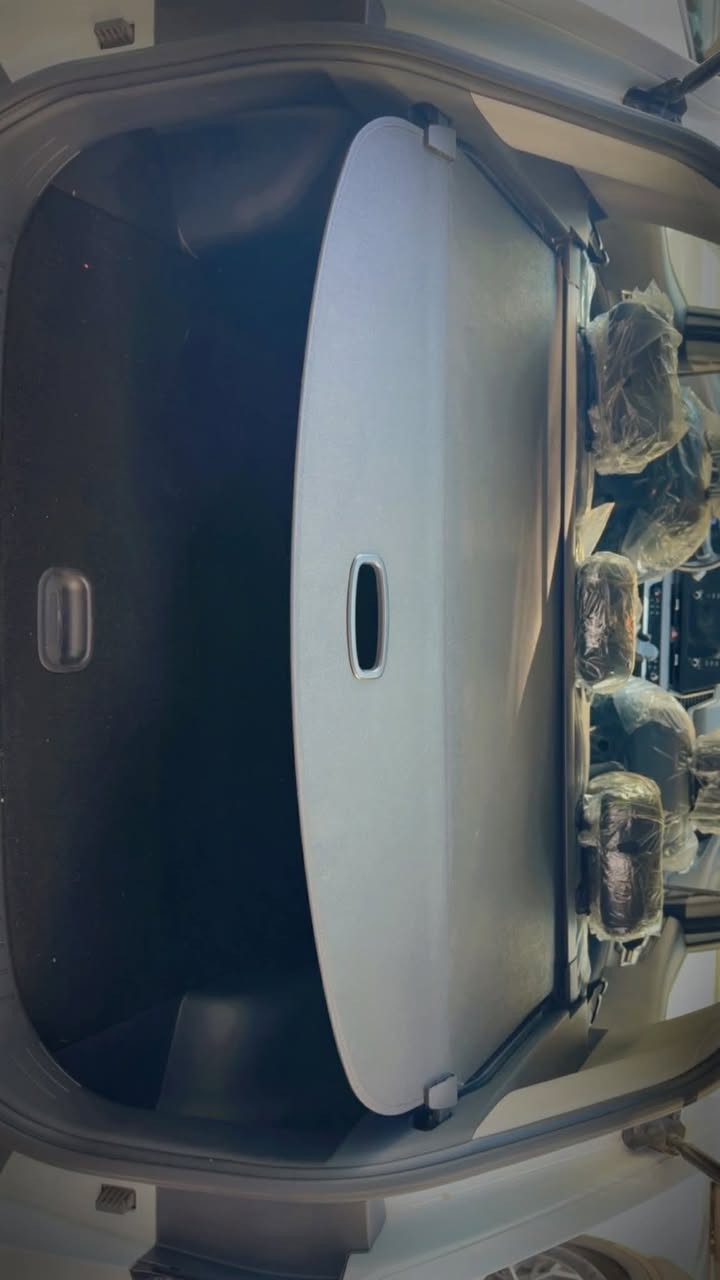 السلام عليكم
سبورتج موديل 23 خليجي رقم اربيل ماشية 54 السيارة جديدة جداً 

بصمه تشغيل وابواب 

مود درايف 

جام اوتو 

تشغيل عن بعد 

أربع أنظمة قيادة

بيها هم كم رصعة بالقمارة مال حالوب بس ممبينات ابد القمارة كزاز بس بالسونار والباقي كفالة عمامة من الصبغ والبارد 

مكان السيارة بغداد الكرخ تريد تحويل تريد وكالة السيارة بأسمي السعر 210 وبيها مجال قليل ***********
