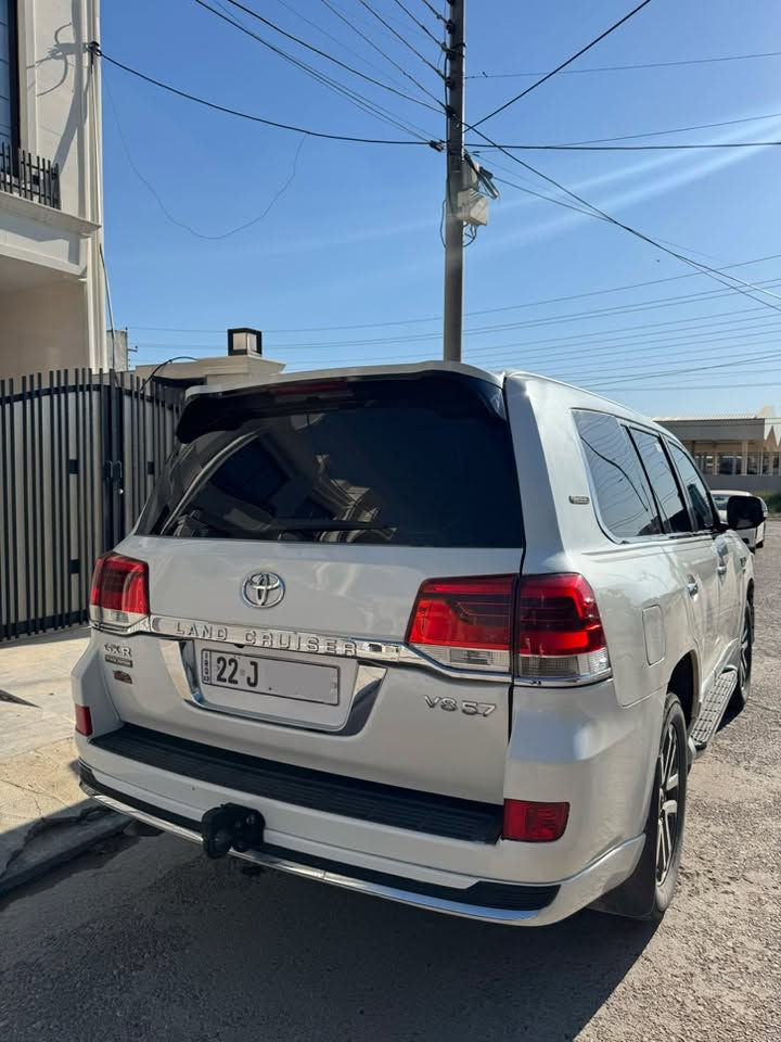 لاند كروزر gxr ثمانية سلندر V8 4.6,موديل ٢٠١٠ تحديث ٢٠٢١ داخلي و خارجي,  مصبوغ عام بدون دواخل، كير و محرك بشرط ما مفتوح ، رقم شمالي جديد، تلفون: *********** سعر ٢٤٥$ و مجال
