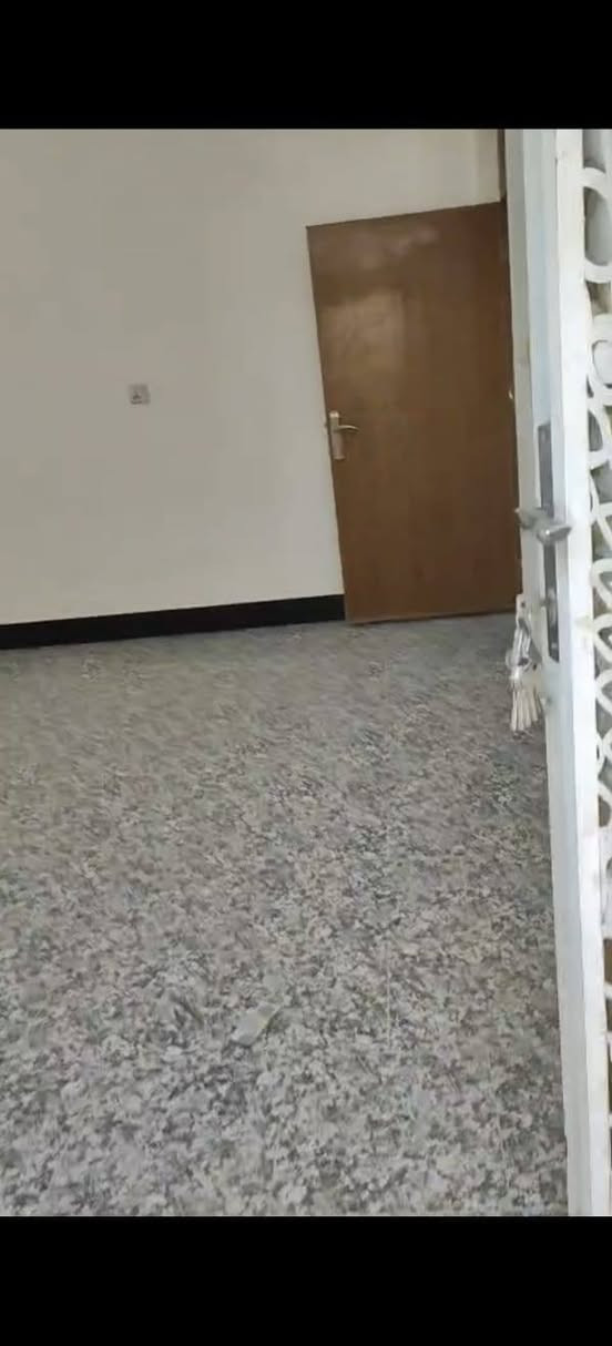 دار  100 متر رهن 
عنوان حي النداء شارع قنبر 
رقم العقار ٦٧٧٦١
الاستفسار ***********
