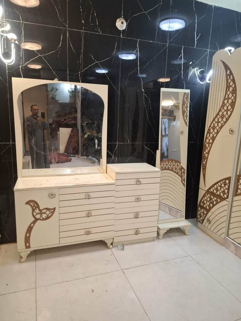 غرفه تركي 8قطع كامله ونضيفه 500سعر مكاني كربلاء المهندسين العسكري صيدليه رونق *********** *********** كربلاء, العراق
