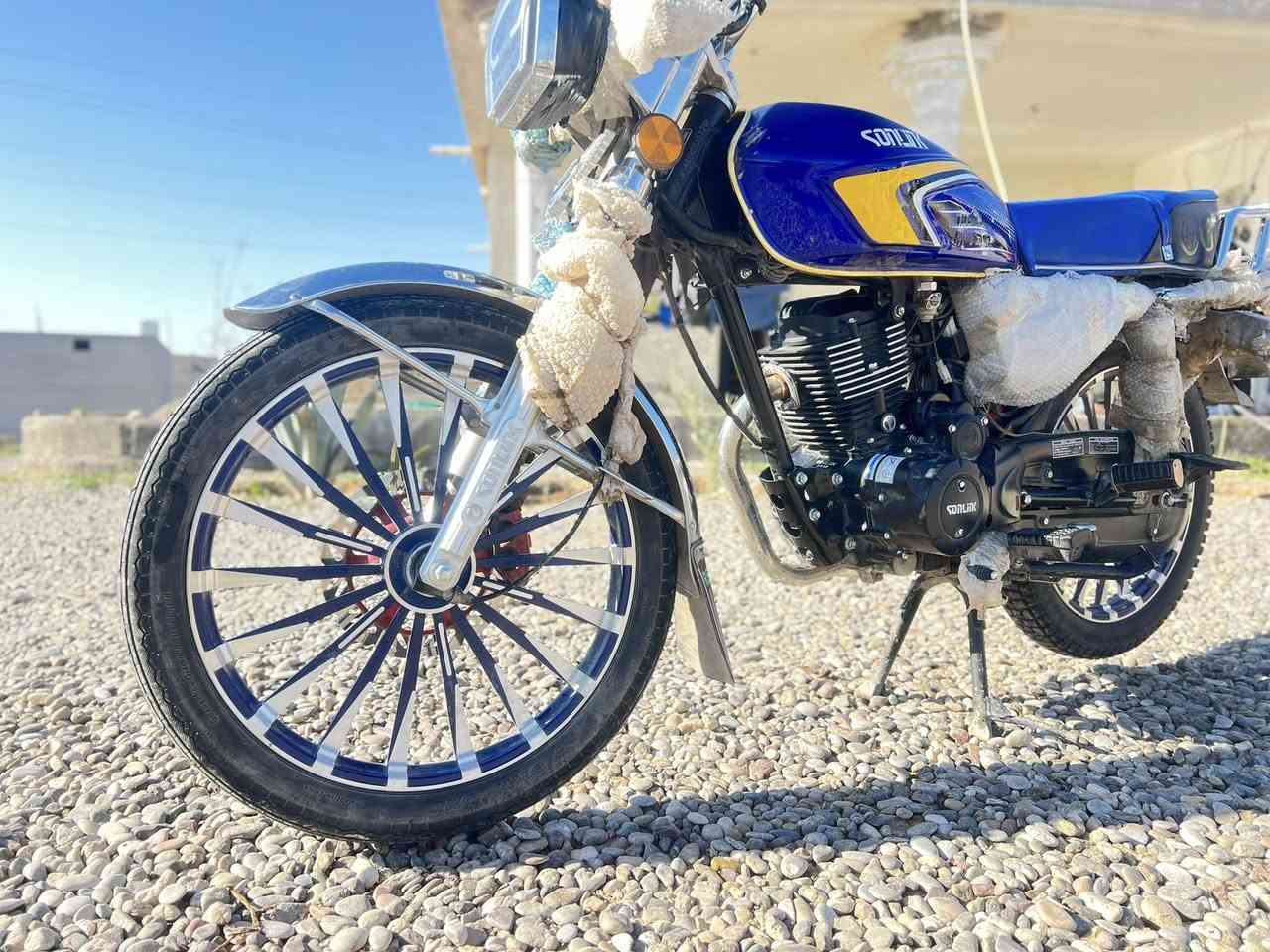 بعد السلام
درااجه 5 گير موديل 2025 (استخدام شخصي) جديد بمعنه الكلمه وتجي اشوفه انطي بيه شرط من التاير للتاير منفيس بصمات 2 سويج 2 / سعر 775 وبيه مجال قليل جدااا *********** او خاص موجود
