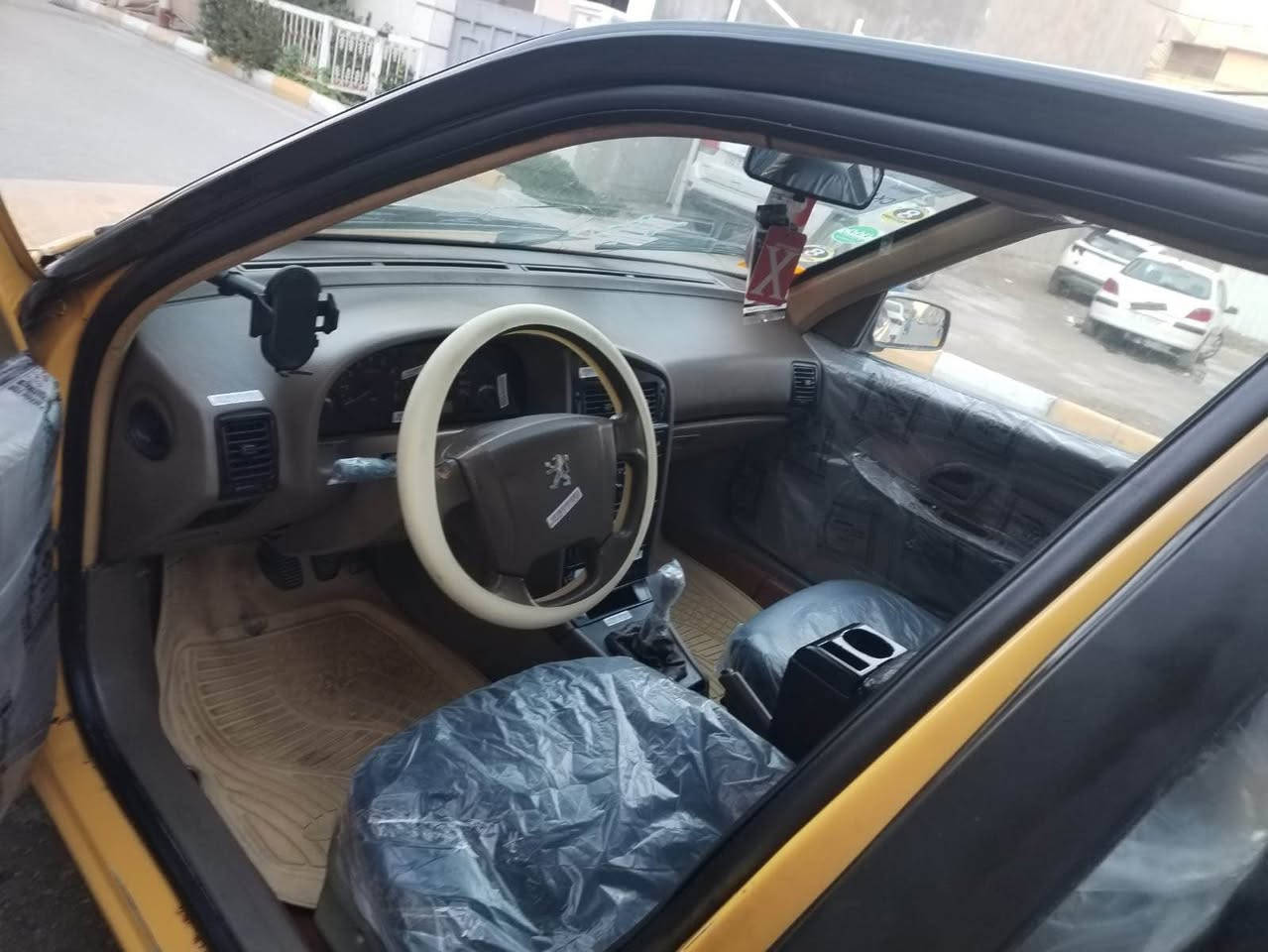 بيجو لميس  2015  سياره مكفوله فقط الهلال الايسر سنويه جديده باسمي 2031  سياره مرتبه مابيهه نقص 43 بيهه مجال *********** Colombo, Sri Lanka
