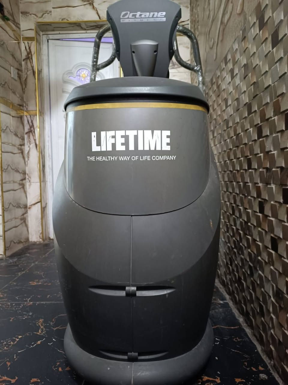 للبيع. جهاز من النوع اوربتراك امريكي  ( اوبتكل جري )نظافه عاليه جداََ للاستفسار ..واتساب ***********
