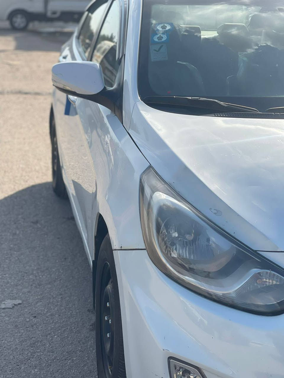 اكسنت 2011 خليجي فول مواصفات بلو  ماشيه 119 محرك 1600 قطرتين دوش  
اشاير مري 
تحكم ستيرن 
فتحه سقف 
رقم بغداد انكليزي 
هزة جديدة 
تخم تاير جديد 
منظومه تبريد جديدة  ثلج  ***********
مكاني بغداد
