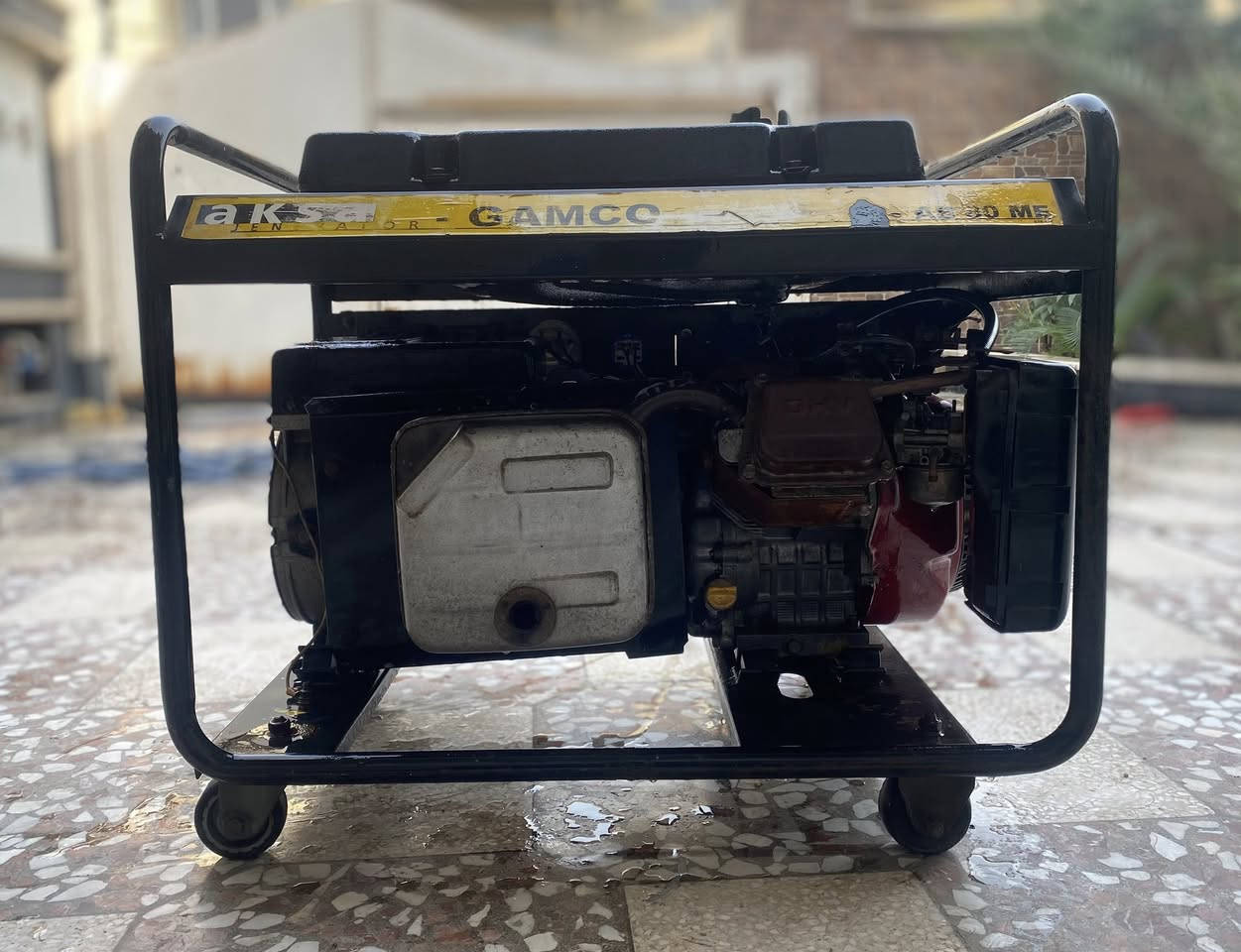 سلام عليكم 
مولدة اقصى جديدة جدًا(8kv)  
شغاله نقصهه كابريتر فقط
السعر 200الف ففط
المكان بغداد الحبيبية
***********
