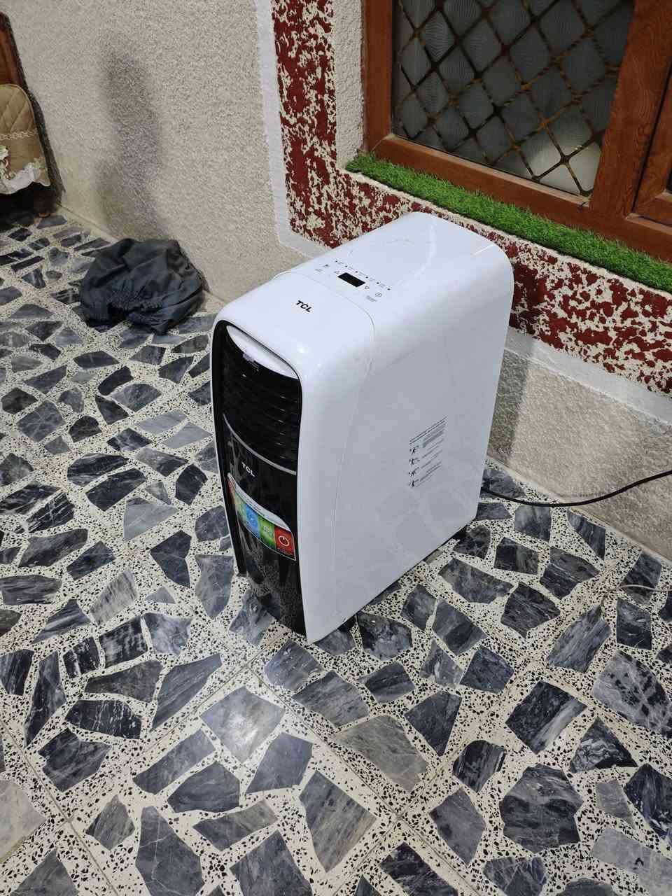 سبلت ارضي واحد طن....النوع 👈🏼..TCL👈🏼السعر..250الف👈🏼المكان نجف الشرف..للاستفسار fفيس او واتساب..***********
