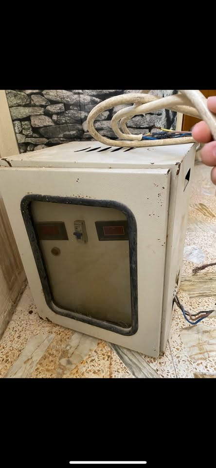 للبيع 
C40 
40 أمبير 
يشتغل مابي شي 
الاتصال ع رقم الأتي 
***********
