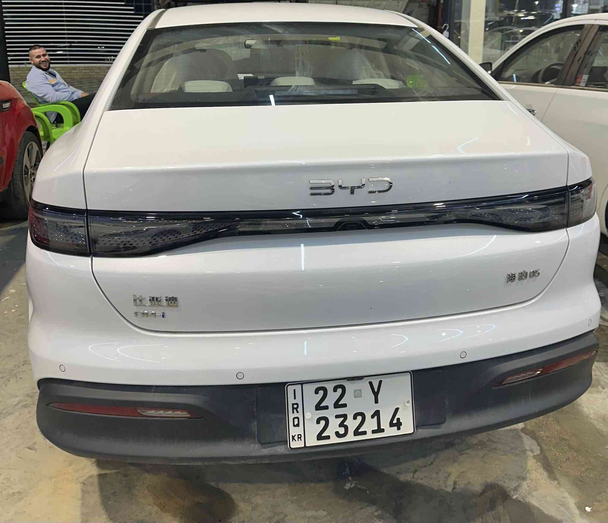بي واي دي سيل5 زيرو رقم اربيل كامل
• موديل 2025 

السعر.  21 مليون 

🔋 المحرك والتقنيات

 • محرك 1500cc اقتصادي (Hybrid + Electric + Petrol)

 • تبريد أمامي وخلفي قطعتين

 • كير ماوس+  تمشيك  مايقارب2100 كم🔥

 • بصمة  + كارت دخول ذكي

 • شاشة وسطية

 • كامرة خلفية

 • حساس خلفي 

💡 الإضاءة والتصميم

 • لايت زنون

 • بك لايت LED

 • ويل اسود مات 

 • داخل جلد لون أبيض

 • تحكم مقود جانبين

الملحقات :- بصم  كارت + شاحن + مثلث + بدلة طوارء + فوم 

📍 العنوان: النجف الأشرف 

 📞 ***********
