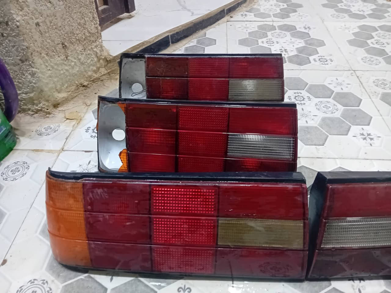 السلام عليكم بك لايتات زعرة زوج نضاف وزوج الإشارة مكسورة وراديتر بي زرف واحد جديد حاويه بس بي زرف واحد بلبوري يتصلح قيم واخذ


**إذا كنت صاحب هذا الإعلان وتريد حذفه لأي سبب، رجاءا أرسل رسالة إلى الدعم الفني**