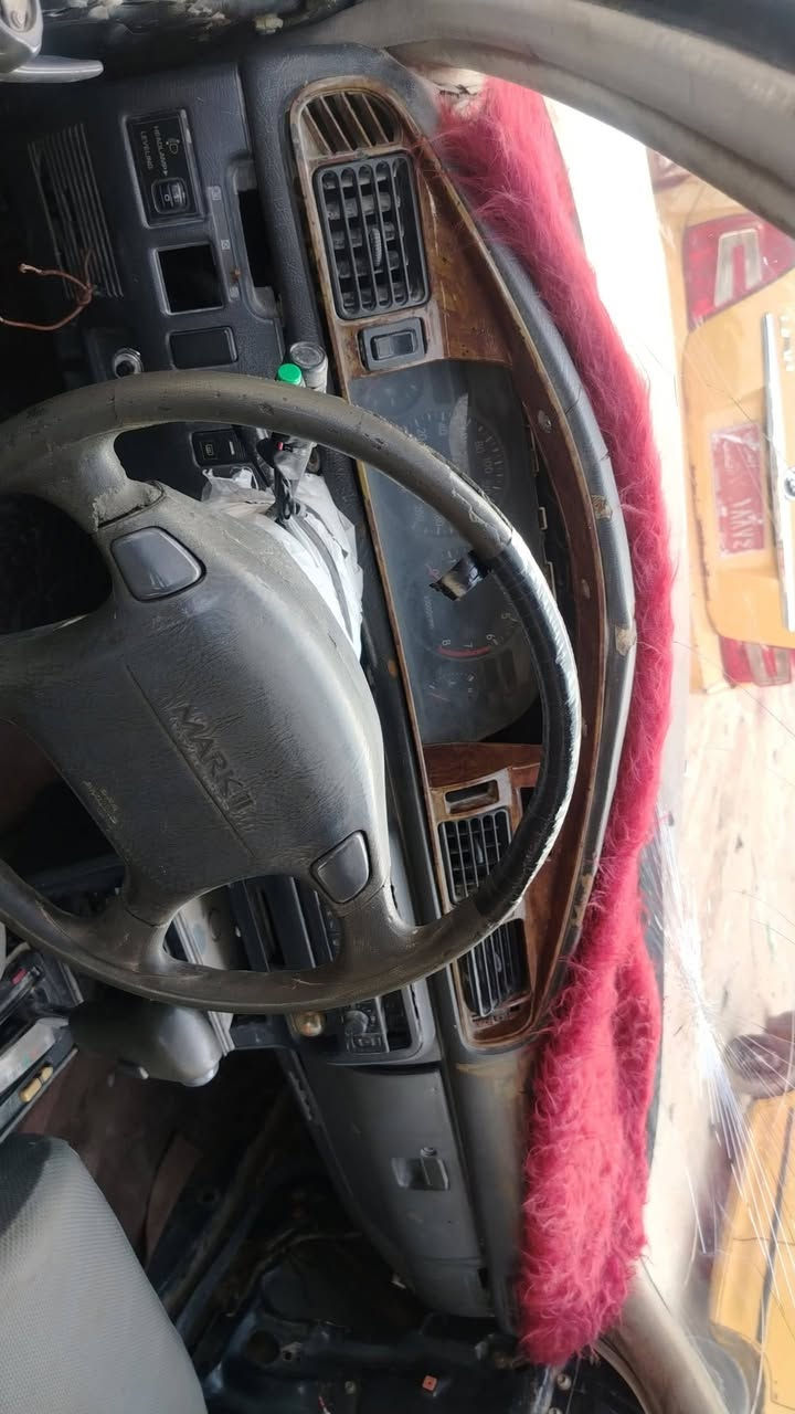 سلام عليكم مارك عضم مكينه ونجي ناعم سته سندر جديده حداديه بور مشط جاهزه سعر 10وراق عوزه جامه خلفيه  شغاله وحلوه مكان نجف حي ميلاد *********** بيع ومراوس حسب قناعه
