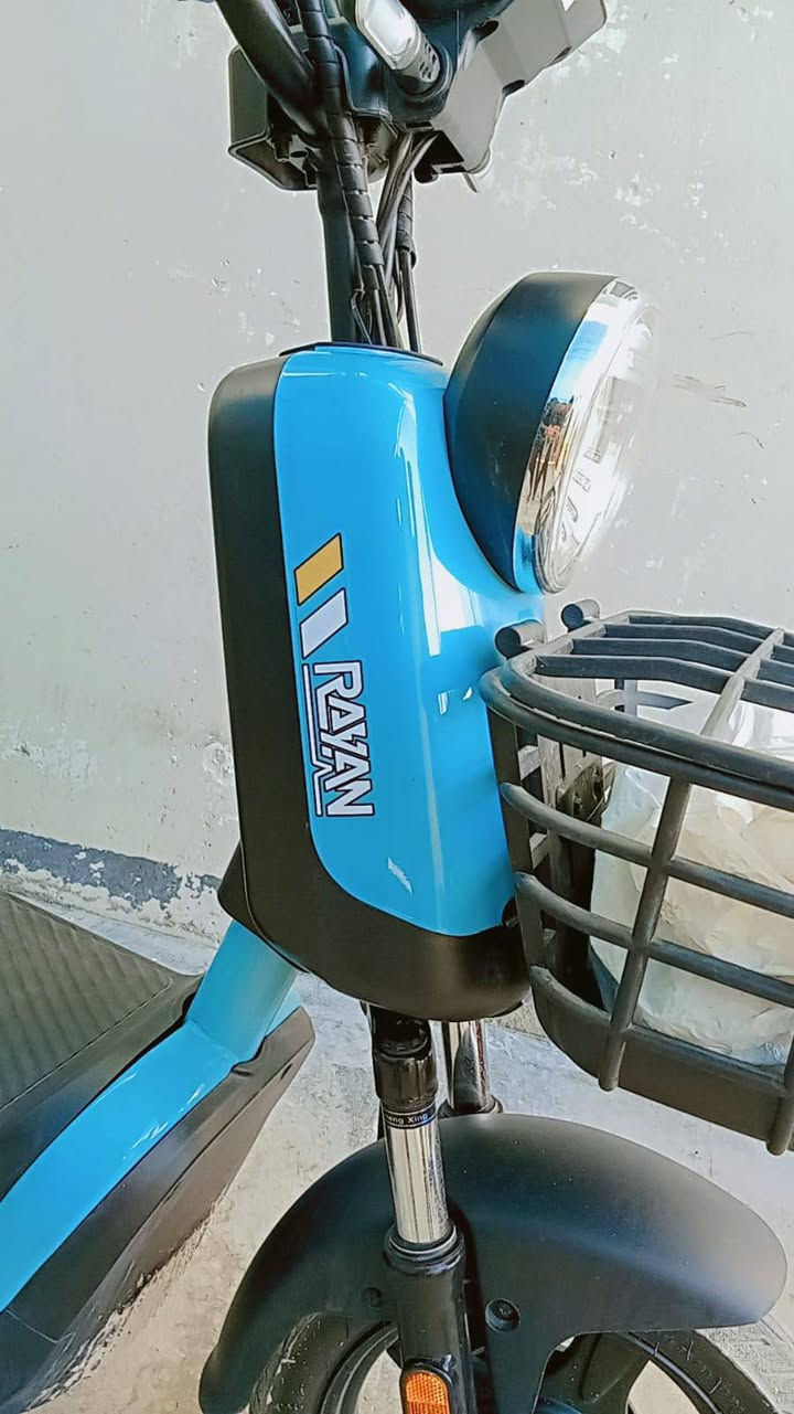 السلام عليكم
دراجه شحن الريان جديده مامستعمله الا اسبوع فقط 
مكفوله شغلها وروح وين ماكان سعر مناسب 
#واتساب موجود ***********
