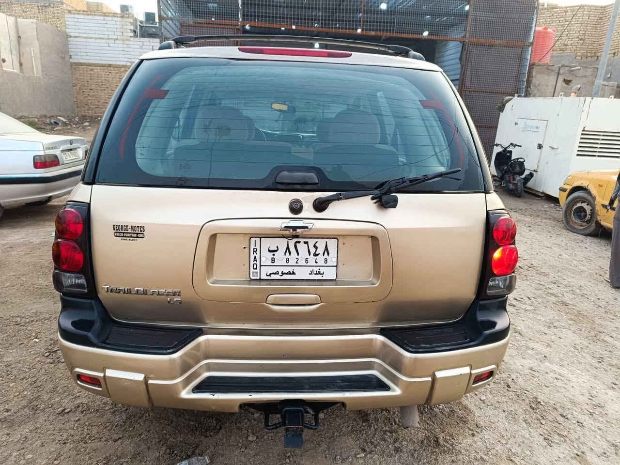 السلام عليكم للبيع بلايزر 2006. مكفوله من الضربه والكص والعيب الشرعي. مصبوغه جماليه. مكينه وكير مكفولات. رقم بغداد تحويل مباشر. حداديه جديده تخم تاير جديد تبريد شغال. سياره جديده كل نقص مابيه. 
السعر 90 وبيه مجال
***********
مكان السياره ناصريه مركز
