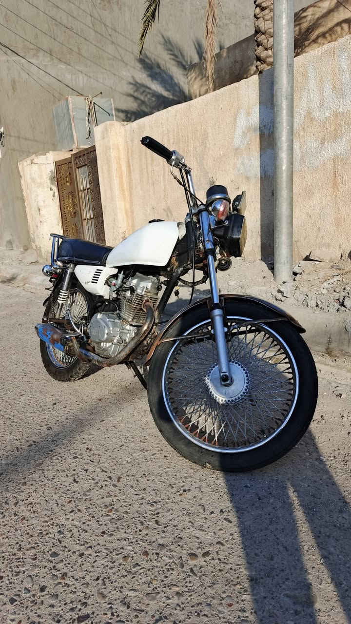 السلام عليكم
نامه برو مديل 21 للبيع
محرك مبدل بس ولفات صافي مابي صوت شرط شلعه ومعدل 
لا تبخير لا تنقيص خير وبركه 
دبلات جدد شغالات 
تايرات نضاف 
بيه ورقه كارتونيه 
رايده ب 260 الف وبيه مجال بصيط 

***********
