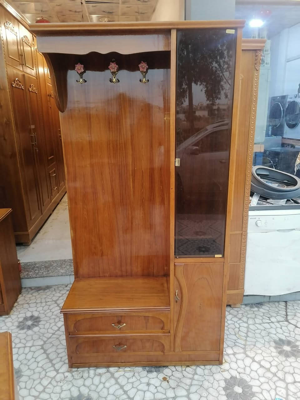 غرفه 6باب ملحق نقش شغل توصيه ثقيل ما تجاري معرض ابو حسن حي السكر مقابل ساحه غاز السكر ت *********** مستعدون لشراء غرف النوم والكناتير المستخدم
