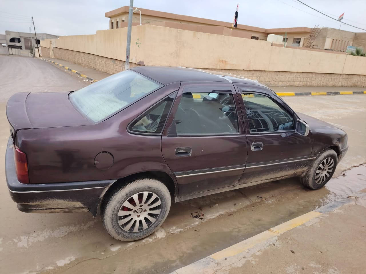 سياره فكتره حجم ١٨
كير ومحرك شرط
لون  بيدلجاني
 شرط تحويل او وكلاه
كاربون موجود
السعر ٤٥ ورقه
مكان سياره تلعفر

الرقم ***********
