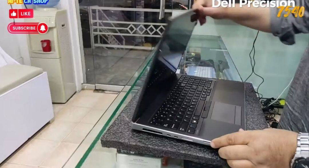 من اقوى الأجهزة للمونتاج و الهندسة!!
لابتوب للهندسة و الالعاب !
افضل اصدارات شركة Dell 

المخصص للعمل الثقيل لساعات طويلة 

المواصفات 

_ معالج قوي i7 _8850H ب 6 أنوية 
_ الكرت من انفيديا T2000 حجم 4G 
_ كرت داخل من إنتل 620 حجم 8G 
_ هارد 1T تيرا نوع NVM M.2 من أسرع الهاردات 
_ رامات 16G من الجيل الرابع DDR4 
_ شاشة حجم 15.6 FULL HD 
_ بطارية تدوم أكثر من ساعة حسب الاستخدام 

مواصفات إضافية 

_ كيبورد ضوئي 
_ كاميرا أمامية HD 
_ بصمة اصبع 
_ دبل فإن للتهوية
_ منافذ متعددة HDMI , USB C , type c ...
_ غلاف معدني متين
_ قابلية التطوير الهارد و الرام 
_ نظام ويندوز 11 مع كافة البرامج و التعريفات 
_ نسبة النظافة 95% 

ضمان 30 يوم استبدال لا يشمل سوء الاستخدام 
و الكسر. 
توصيل مجاني لجميع المحافظات
واتساب فقط ***********
