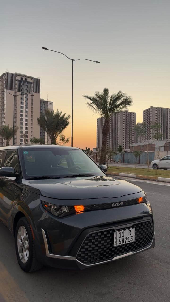 كيا صول 2024 امريكي
بدون حادث بدون صبغ بدون تبديل بدون ايرباك 
حاليا ماشية 18 الف / كيلو 
مكينه 2000 دوش 
ترقيم جديد / بغداد
مواصفات السيارة 
-نقاط عمياء
-رادار أمامي 
-تحكم ستيرن كامل
-شاشة تدعم ابل كار بلاي واندرويد اوتو
السعر 179
بغداد الكرخ حي الحسين 
للاستفسار/***********
