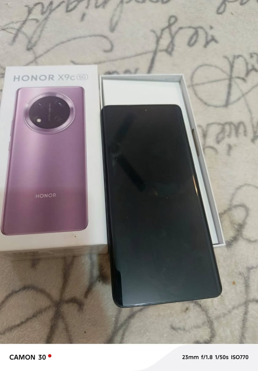 سلام عليكم 
HONOR X9C
شرط النظافة 
ذاكرة 256
عشوائية 12
نظافة 99٪يعني جديد بعده 
مكاني نجف نجف نجف 
***********
كامل ملحقاتة
