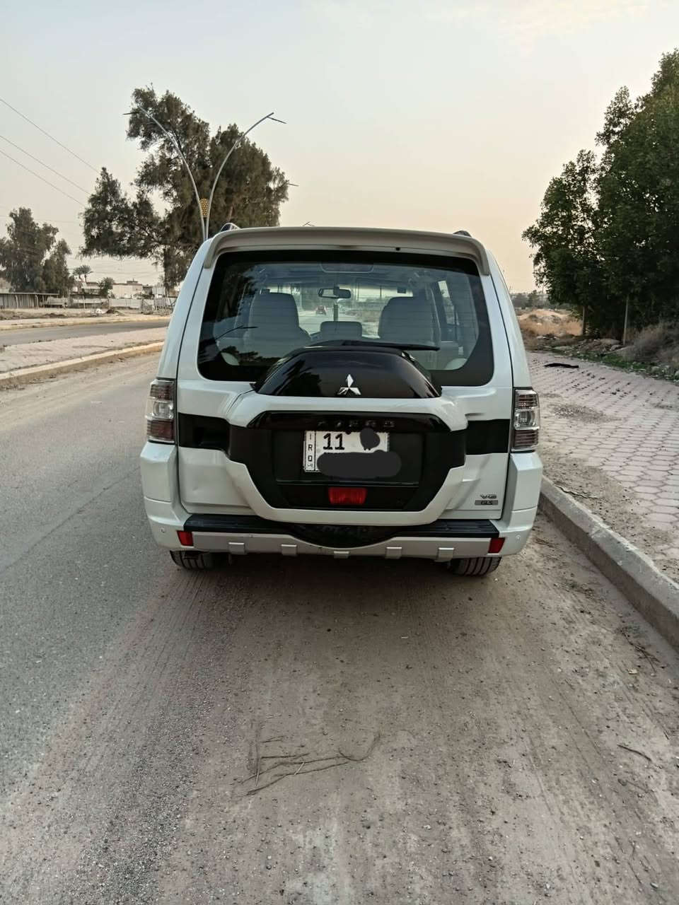 السلام عليكم باجيرو موديل 2015 حبتور محرك 6 سلندر 3500 كير محرك على وضع الشركة مكفوله من الضربه والصبغ فتحة كشنات جلد كشنات كهرباء ٧راكب دمام خلفي ٣قطع تبريد مري شفط حساس خلفي ماشيه ١٠٩
دفع رباعي باقي المواصفات معروفه 
 تخم تايرمع صدر خلفي امامي جديد رقم بغداد بسمي جديد السعر ١٧٥ اوبيها مجال 
***********
