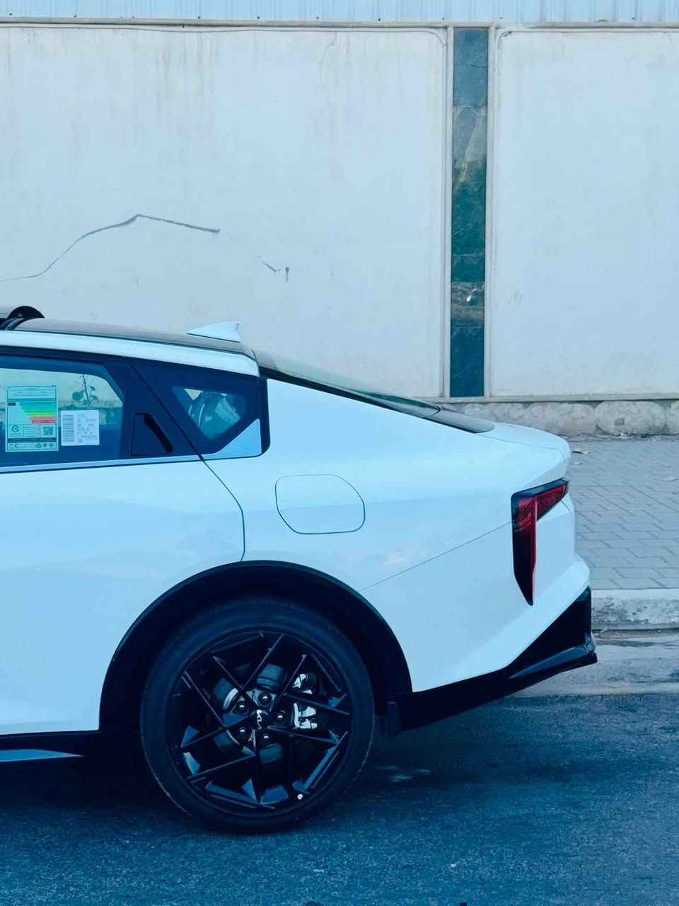 مديل 2025 فول خليجي جيتي لاين (بلاك بكامل بلادي) ضمان الشركه الدوليه 
فول مواصفات 
 محرك 2000 دوش _كير AT_بصمه_ كشنات جلد لونين _دركه سبورت رياضي _ويل بلاك رياضي حجم 18_حساسات أمامي خلفي _اشاير مري _تشغيل عن بعد _ سقف أسود _ لد نهاري _  بعد هواي مواصفات 
عذرا لذكر السعر الاستفسار ***********
 مكاني نجف
