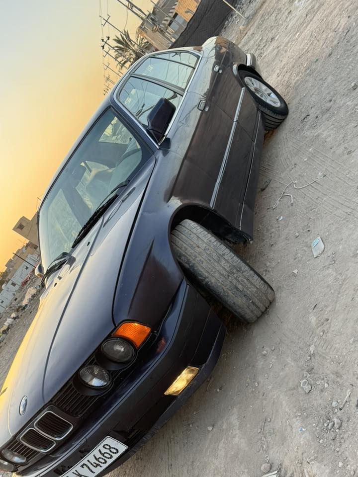 بيئم دبليو 520  موديل 1992 سياره جهازه  مسكر عدله حداديه كله جديده كهربائيات رقم بغداد سنويه جديده 2028 هزه جديده ارقام دولي باسمي كشنات كهربائي شغال كير اوتو ماتيك السعر 35 وبيه مجال بسيط مامتواجد عل نت اتصل الاستفسار ***********
