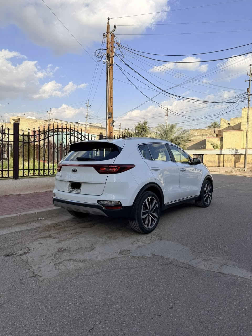 كيا سبورتاج موديل 2019 شكل 2020. رقم بغداد ماشية 
37 ألف حقيقي. مواصفات: بصمة. كشنات كهرباء. هاند بريك بصمة. التبريد مناخين منفصلات. مانع انزلاق. مانع انحدار. حساسات امامي خلفي. مرايات جانبية طي كهرباء. إشارة بالمرايات. مراية داخلية اوتو دم. لد نهاري. كشافات. اوتو هولد. 3 أنظمة قيادة. تحكمات ستيرن جهتين. كروز سرعة. سبير المقدس غير مستخدم. الأرضية مغلفة. تخم تاير جديد. باتري جديد. ملاحظة: بيها باب السائق وباب الخلفي الأيمن بارد. وبارد باب السكن بسيط
السعر 182 
. ***********
***********
